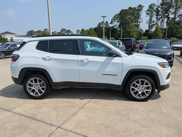 2022 Jeep Compass Latitude Lux 4x4