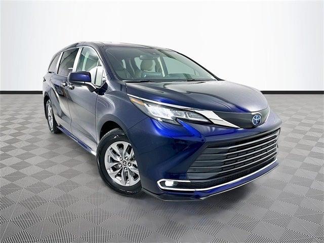 2023 Toyota Sienna XLE