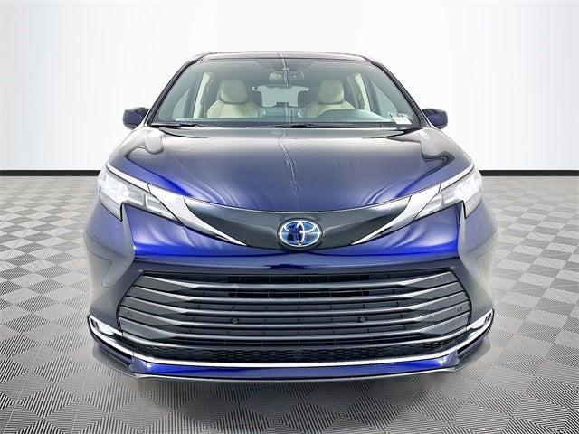 2023 Toyota Sienna XLE