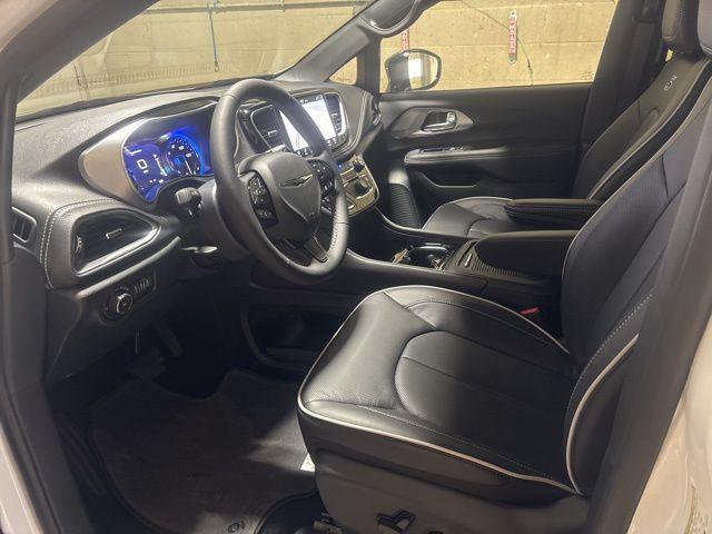 2025 Chrysler Pacifica PACIFICA LIMITED
