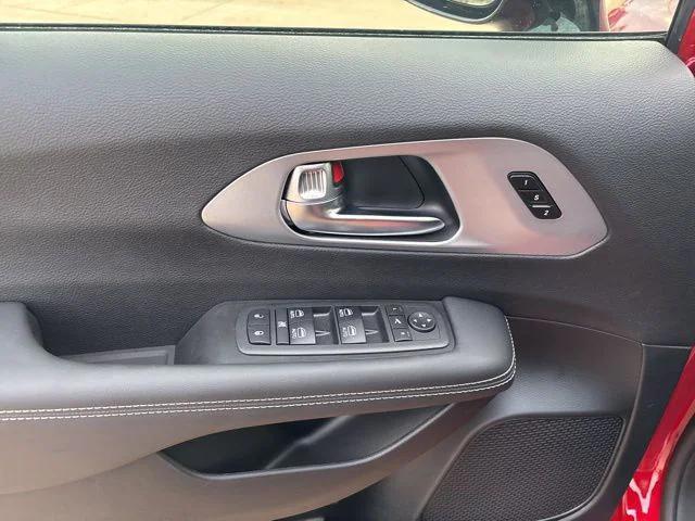 2025 Chrysler Pacifica PACIFICA LIMITED