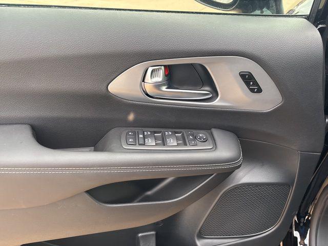 2025 Chrysler Pacifica PACIFICA LIMITED AWD