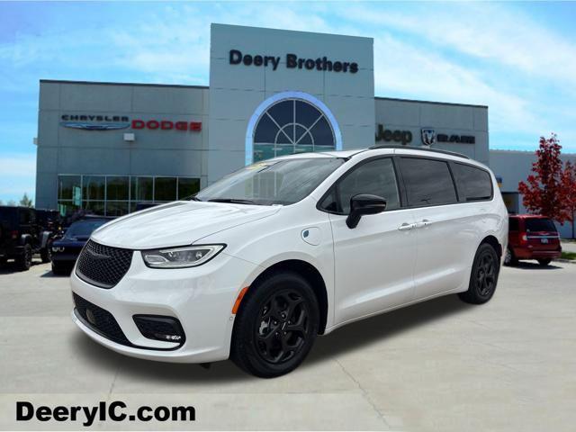 2025 Chrysler Pacifica Hybrid PACIFICA PLUG-IN HYBRID S APPEARANCE