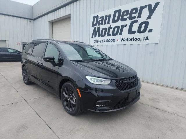 2025 Chrysler Pacifica PACIFICA LIMITED