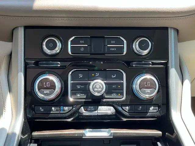 2022 GMC Yukon 4WD Denali
