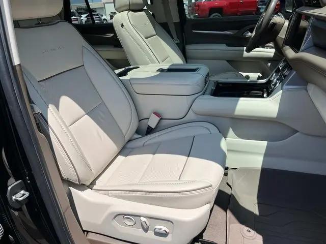 2022 GMC Yukon 4WD Denali