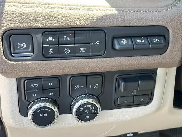 2022 GMC Yukon 4WD Denali