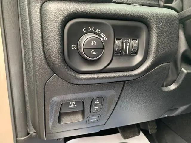 2025 Ram 1500 Big Horn Crew Cab 4x4 57 Box