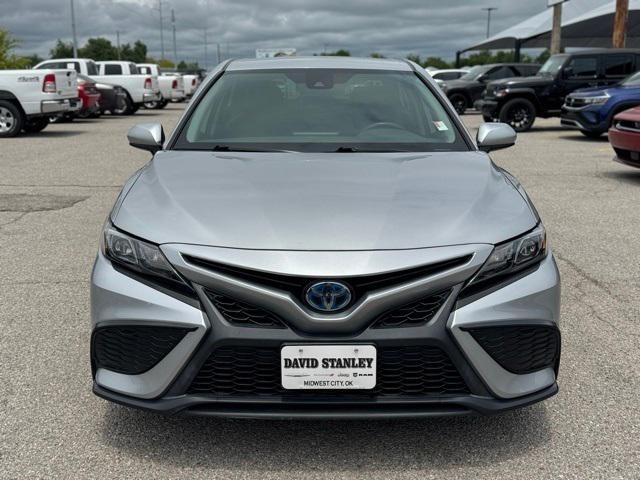 2021 Toyota Camry SE Hybrid