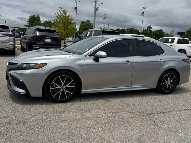 2021 Toyota Camry SE Hybrid