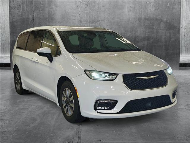 2023 Chrysler Pacifica Hybrid Touring L
