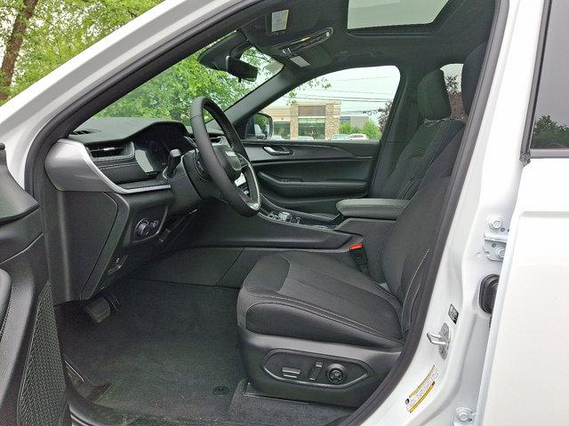 2025 Jeep Grand Cherokee Laredo X 4x4