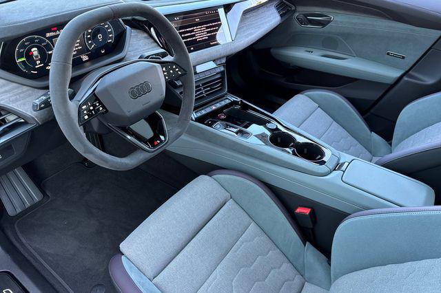 2025 Audi e-tron GT Premium Plus