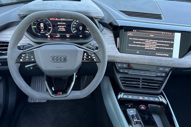 2025 Audi e-tron GT Premium Plus