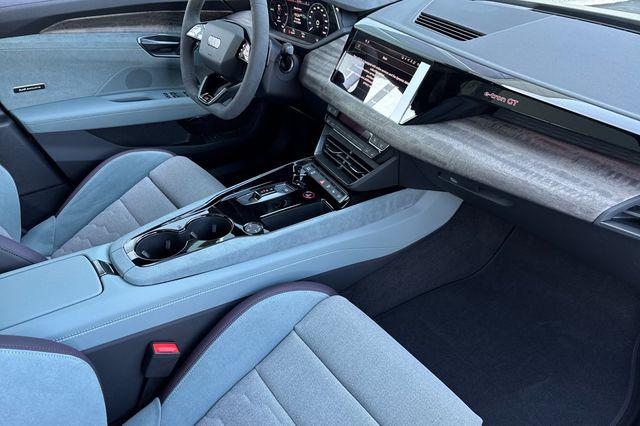 2025 Audi e-tron GT Premium Plus