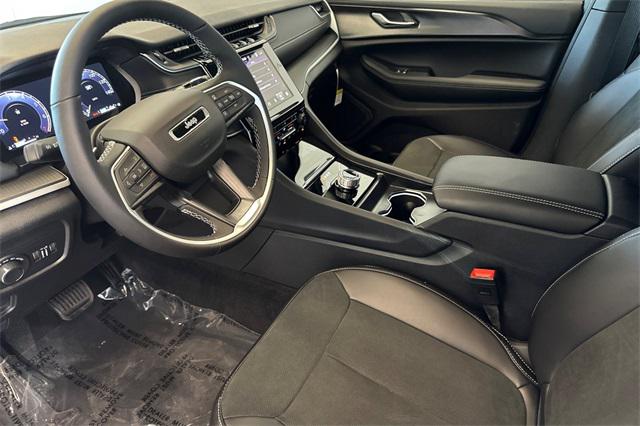 2025 Jeep Grand Cherokee GRAND CHEROKEE L ALTITUDE 4X4 2025 Jeep Grand Cherokee GRAND CHEROKEE L ALTITUDE 4X4