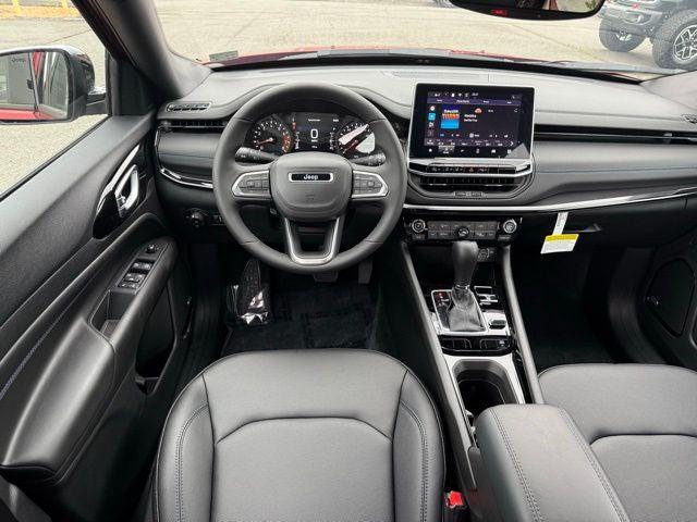 2025 Jeep Compass COMPASS LIMITED 4X4