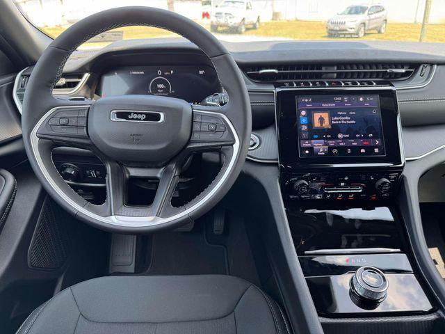 2025 Jeep Grand Cherokee GRAND CHEROKEE L LAREDO X 4X4