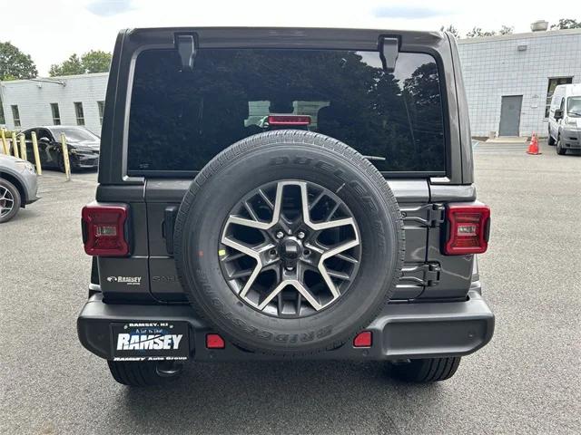 2025 Jeep Wrangler 4-Door Sahara 4x4