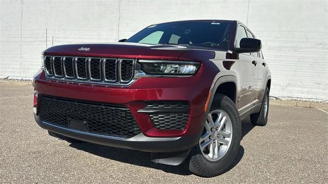 2025 Jeep Grand Cherokee GRAND CHEROKEE LAREDO 4X4