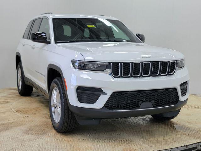 2025 Jeep Grand Cherokee GRAND CHEROKEE LAREDO X 4X4 2025 Jeep Grand Cherokee GRAND CHEROKEE LAREDO X 4X4