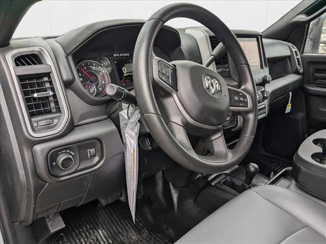 2024 RAM Ram 5500 Chassis Cab RAM 5500 TRADESMAN CHASSIS CREW CAB 4X4 84 CA 2024 RAM Ram 5500 Chassis Cab RAM 5500 TRADESMAN CHASSIS CREW CAB 4X4 84 CA