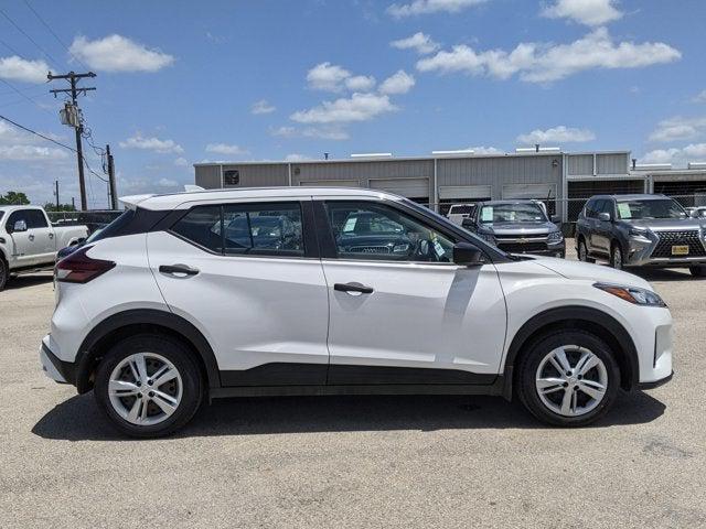 2022 Nissan Kicks S Xtronic CVT