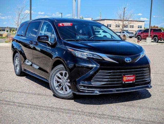 2023 Toyota Sienna LE