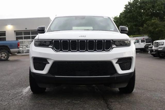 2023 Jeep Grand Cherokee Laredo 4x4
