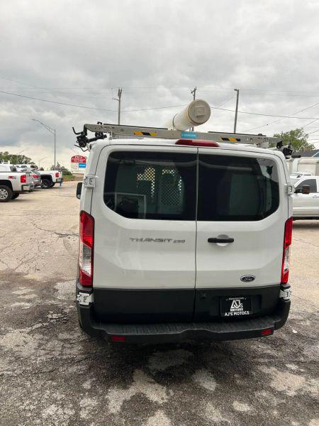 2016 Ford Transit w/60/40 Side Door w/RWB