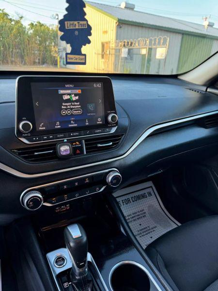 2021 Nissan Altima SV FWD