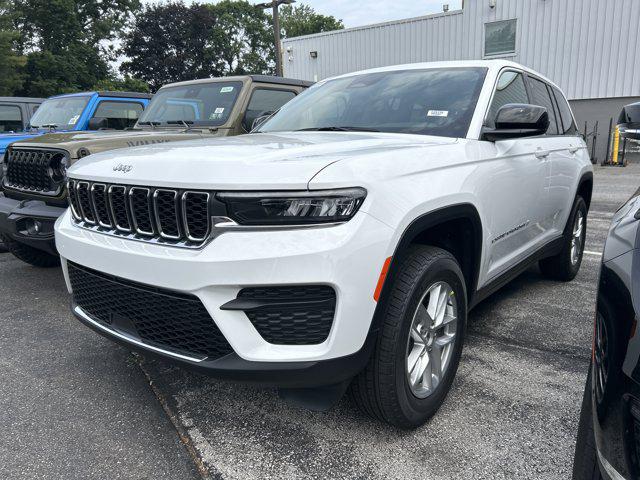 2025 Jeep Grand Cherokee Laredo X 4x4 for sale in Glen Mills, PA