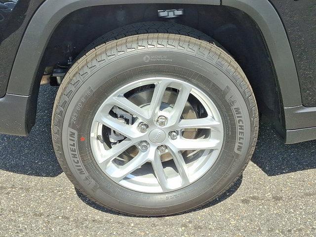 2025 Jeep Grand Cherokee Laredo X 4x4