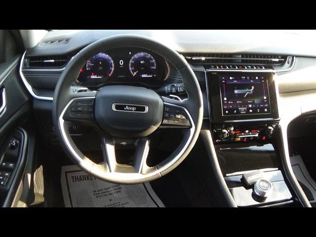 2023 Jeep Grand Cherokee L Laredo 4x4