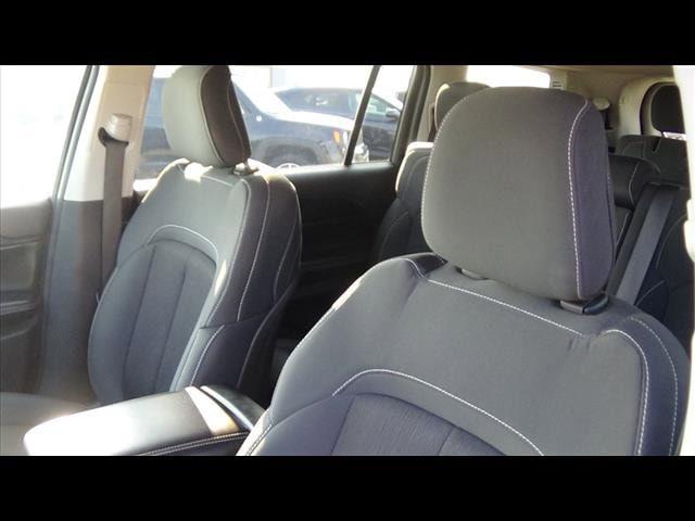 2023 Jeep Grand Cherokee L Laredo 4x4