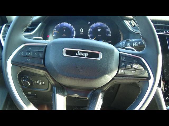 2023 Jeep Grand Cherokee L Laredo 4x4