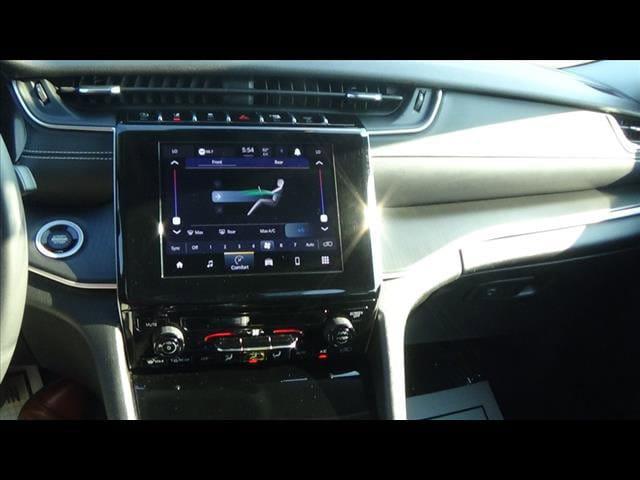 2023 Jeep Grand Cherokee L Laredo 4x4
