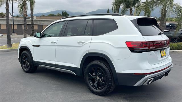 2025 Volkswagen Atlas 2.0T Peak Edition