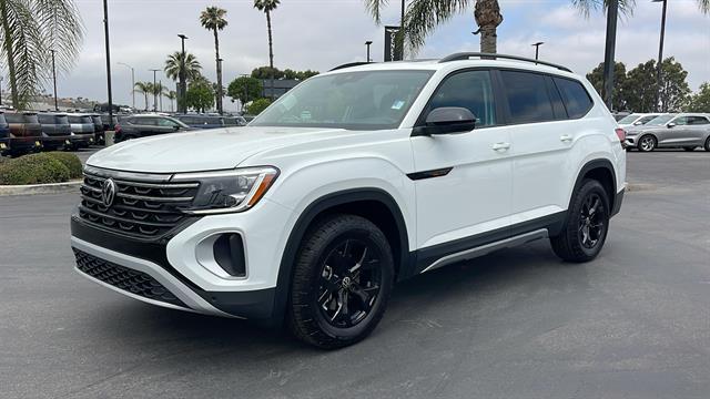 2025 Volkswagen Atlas 2.0T Peak Edition