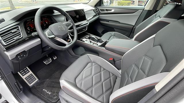 2025 Volkswagen Atlas 2.0T Peak Edition