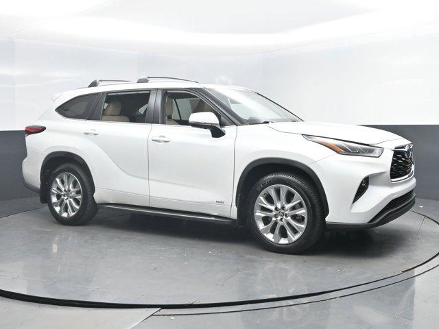 2022 Toyota Highlander Hybrid Limited