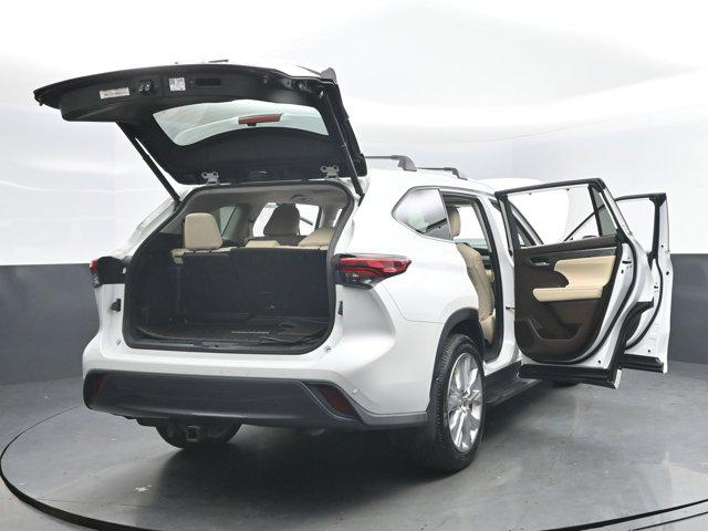 2022 Toyota Highlander Hybrid Limited