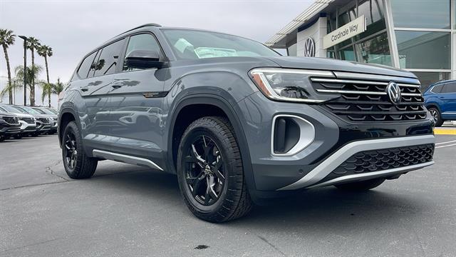 2025 Volkswagen Atlas 2.0T Peak Edition
