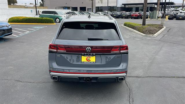 2025 Volkswagen Atlas 2.0T Peak Edition