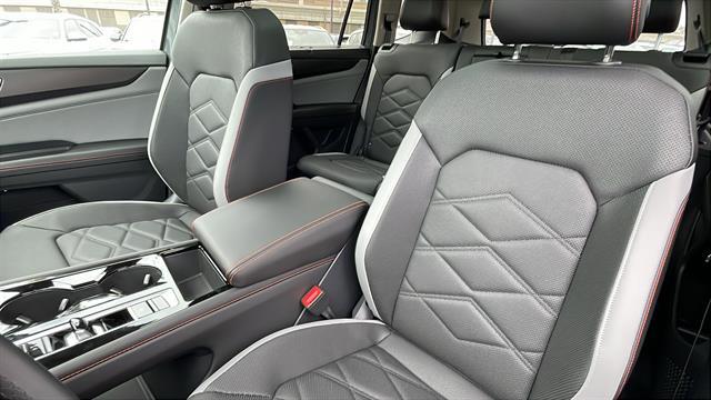 2025 Volkswagen Atlas 2.0T Peak Edition