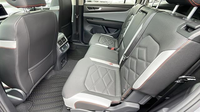 2025 Volkswagen Atlas 2.0T Peak Edition