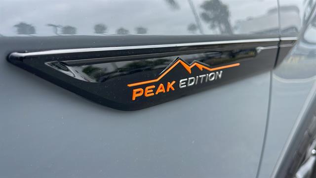 2025 Volkswagen Atlas 2.0T Peak Edition