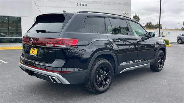 2025 Volkswagen Atlas 2.0T Peak Edition