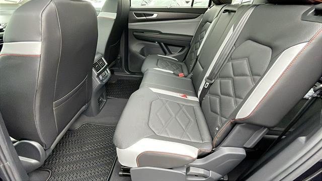 2025 Volkswagen Atlas 2.0T Peak Edition