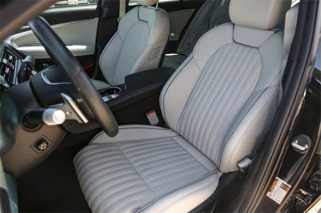 2025 Genesis G70 3.3T RWD Sport Advanced